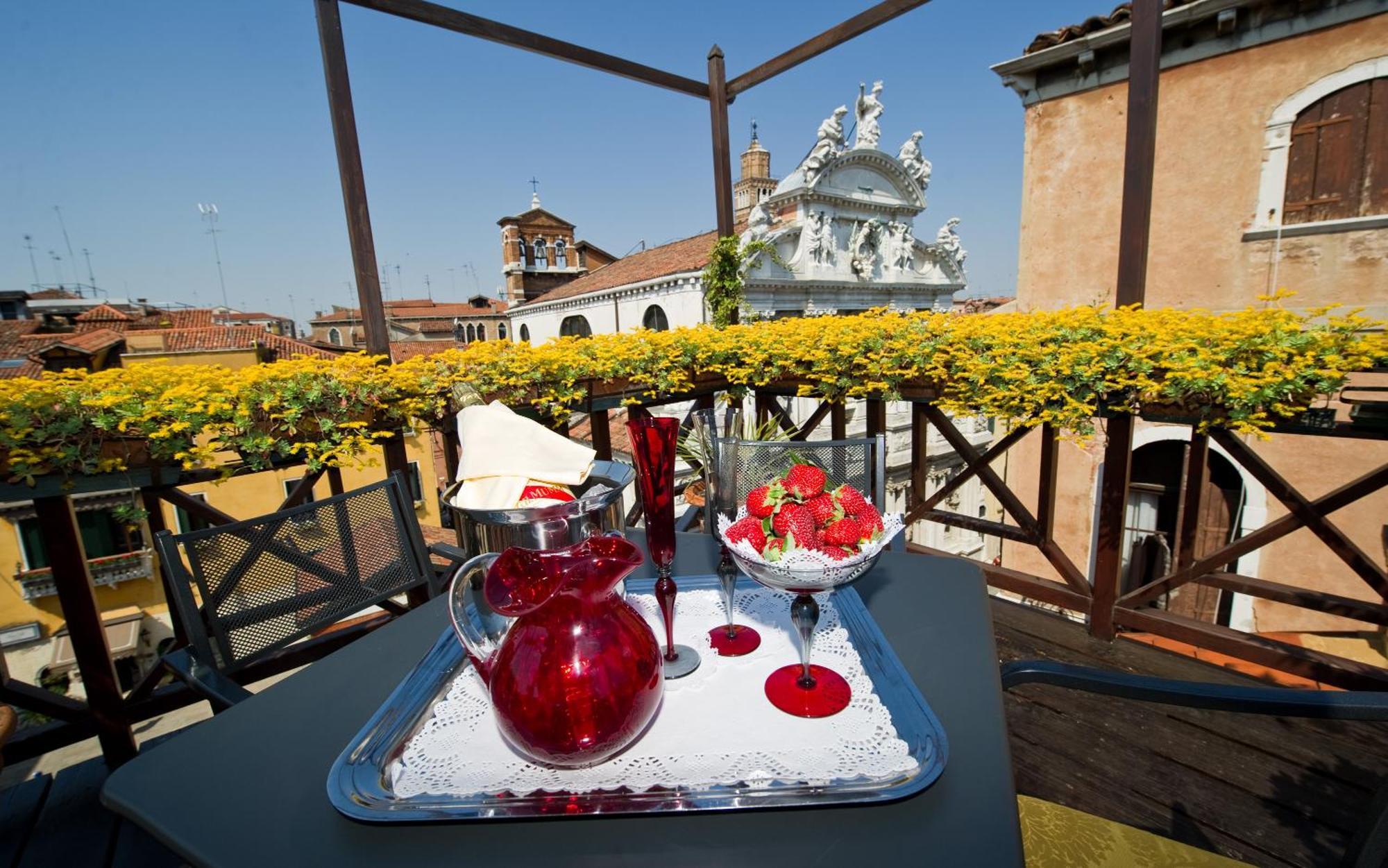 Отель Palazzo Del Giglio Венеция Экстерьер фото
